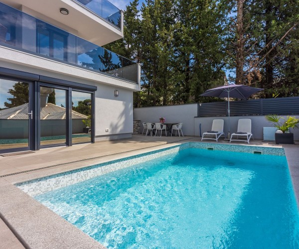 Holiday Oasis 1