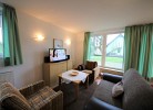 S 42 B - Ferienhaus mit Terasse und großem Garten an der Mueritz