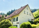 Ferienhaus Oesterle - Idyllisches Schwarzwaldhaus am Bach mit Terrasse & Balkon