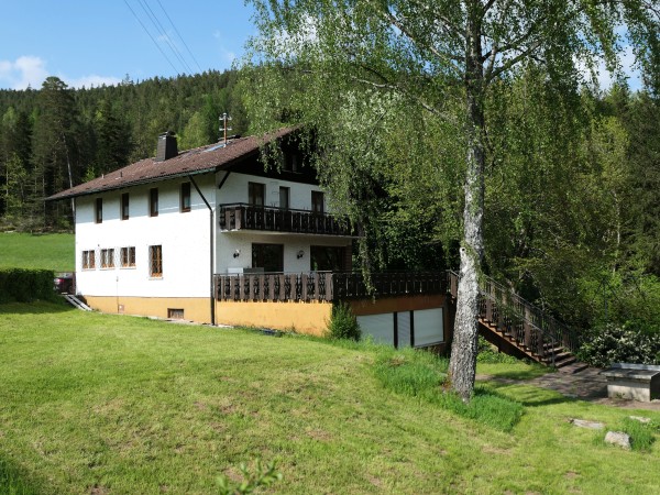 Freizeitheim Wilhelm Kiefer Haus mit großem Grundstück, Feuerstelle, Tennisplatz