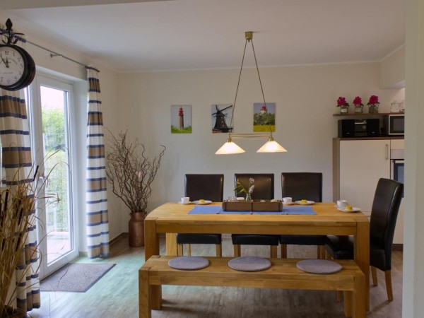 Inselblume 40 - Ferienhaus mit Garten in Dänschendorf