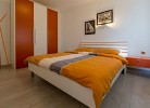 Apartment Domino Orange