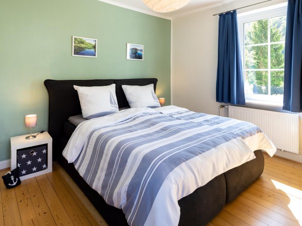 Villa am Edersee mit kleinem Garten und 2 Schlafzimmern