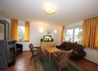 S 42 B - Ferienhaus mit Terasse und großem Garten an der Mueritz